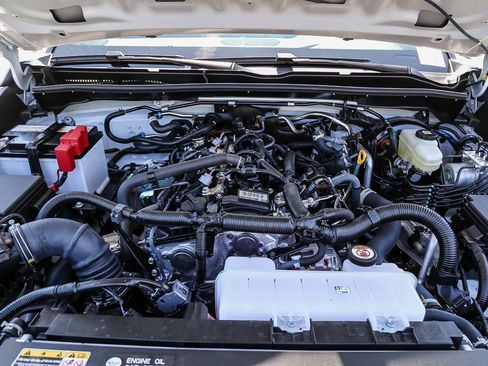 Certified 2026 Toyota 4Runner SR5 AWD/4WD image 33