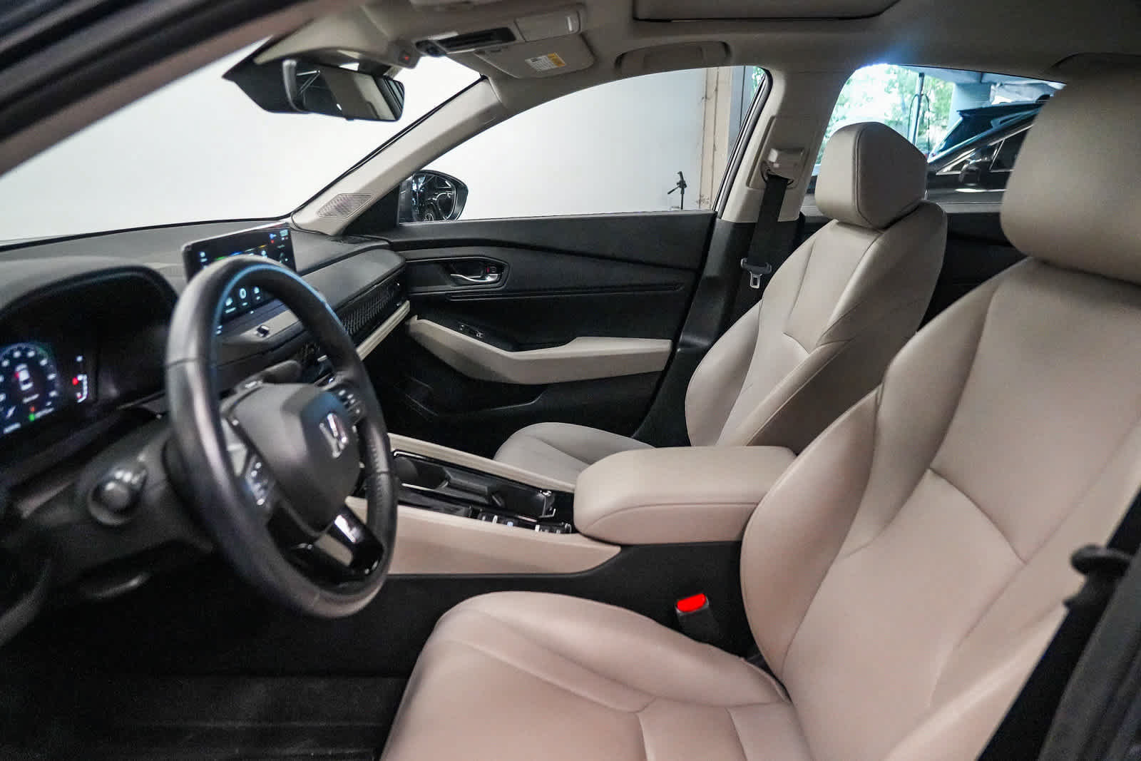 Used 2023 Honda Accord EX-L image 18