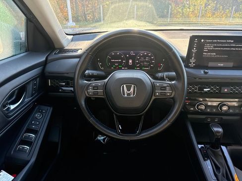 Used 2023 Honda Accord EX-L image 18