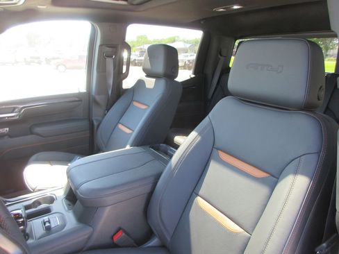 New 2026 GMC Sierra 1500 AT4 w/ AT4 Premium Package AWD/4WD image 13