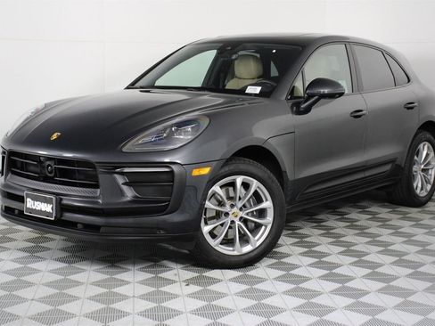 Certified 2025 Porsche Macan image 35