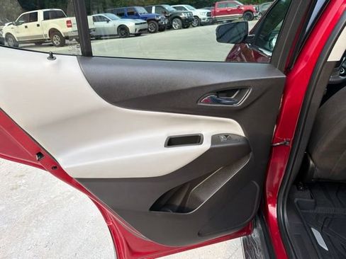 Used 2018 Chevrolet Equinox LT w/ Sun & Infotainment Package FWD image 13