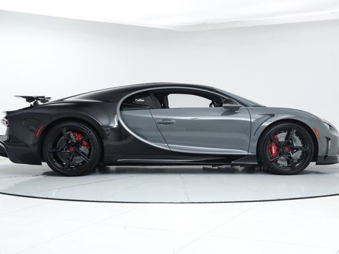 Used 2024 Bugatti Chiron Super Sport image 27