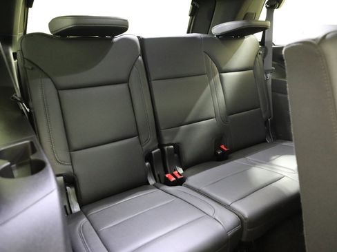 Used 2023 Chevrolet Tahoe Z71 w/ Luxury Package image 12