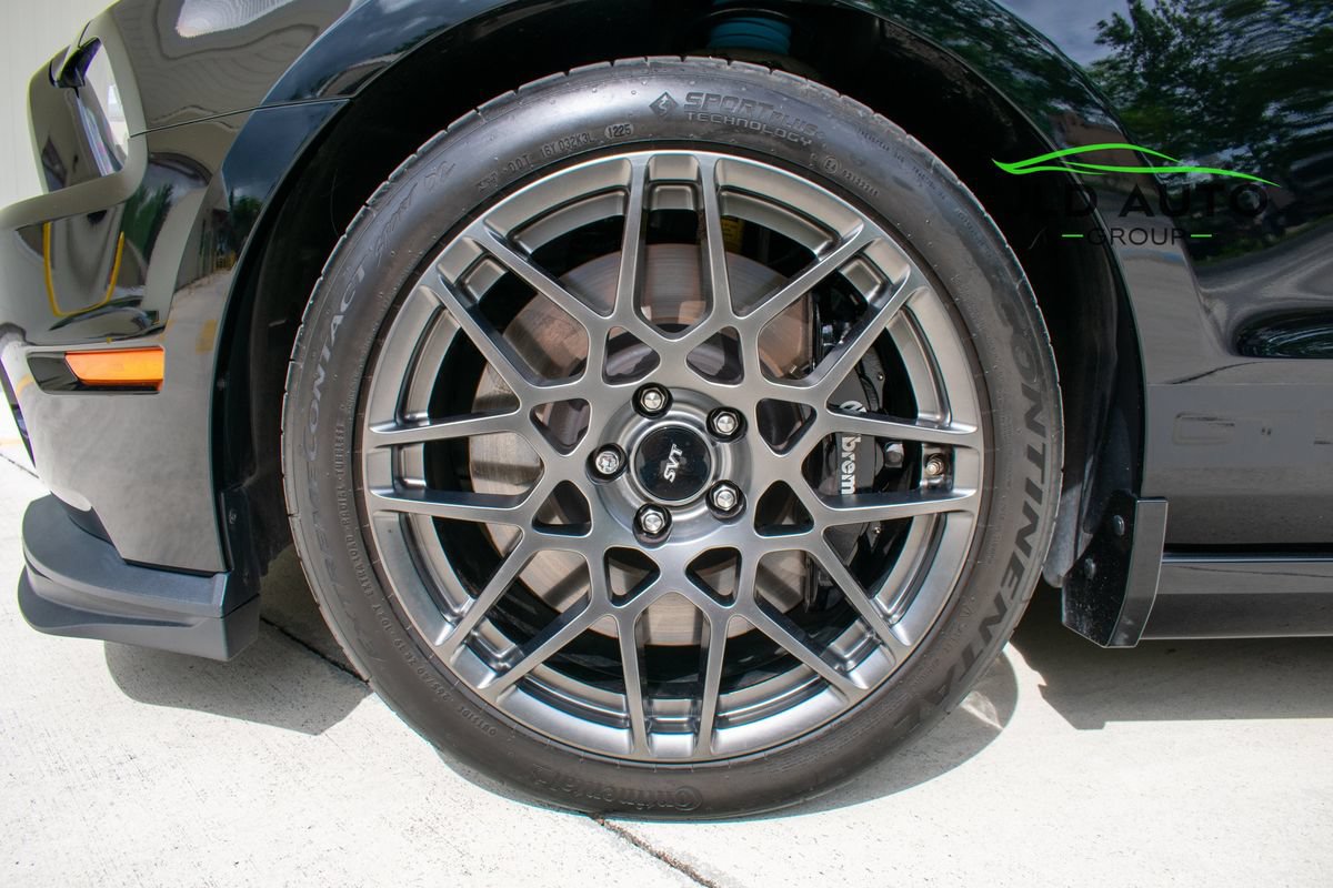Used 2014 Ford Mustang Shelby GT500 w/ Equipment Group 821A RWD image 27