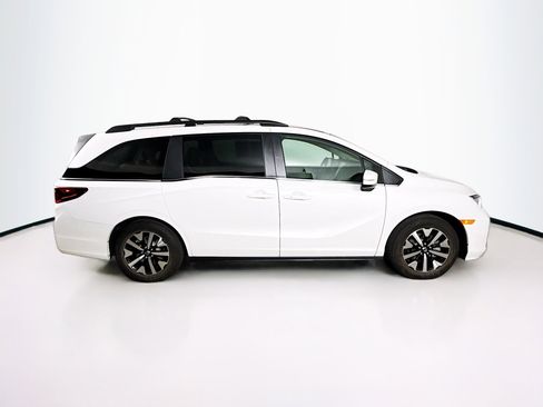 Certified 2026 Honda Odyssey EX-L image 2