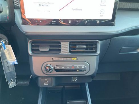 New 2025 Ford Maverick XL image 19