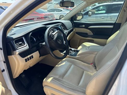 Used 2015 Toyota Highlander XLE FWD image 6