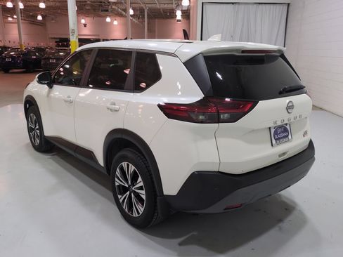 Used 2023 Nissan Rogue SV FWD image 5