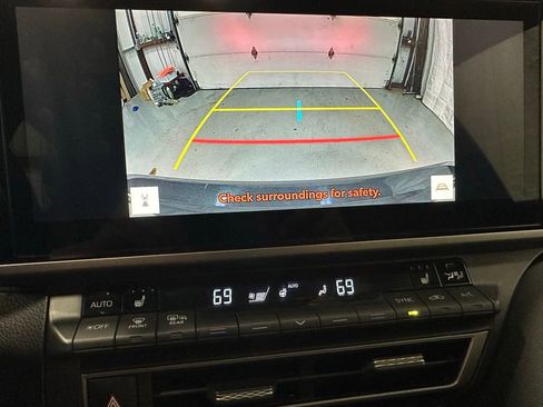 Used 2025 Toyota Camry XSE image 39