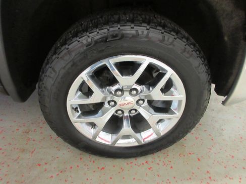 Used 2018 GMC Sierra 1500 SLT w/ SLT Premium Package image 26