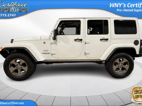 Used 2017 Jeep Wrangler Unlimited Sahara w/ Max Tow Package AWD/4WD image 10