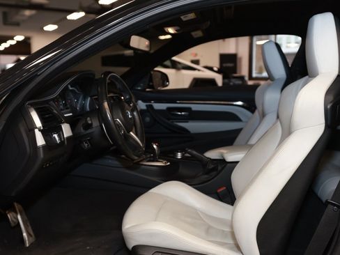 Used 2019 BMW M4 Coupe w/ Executive Package image 10