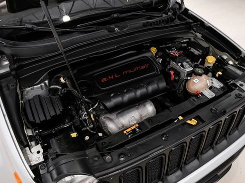 Used 2017 Jeep Renegade Altitude image 54