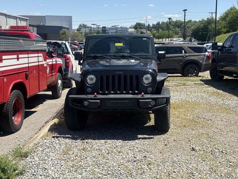 Used 2018 Jeep Wrangler Unlimited Rubicon AWD/4WD image 2