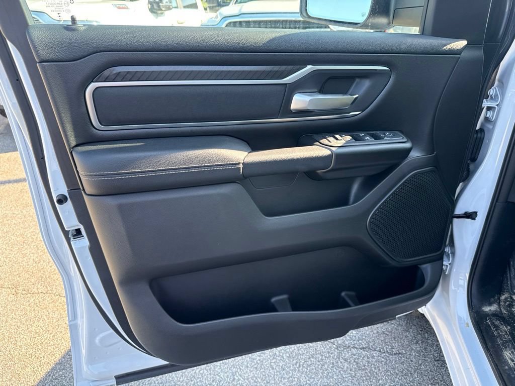 New 2026 RAM 1500 4x4 Crew Cab image 18