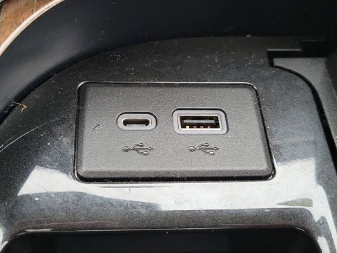 Certified 2022 Cadillac Escalade Premium Luxury Platinum image 37