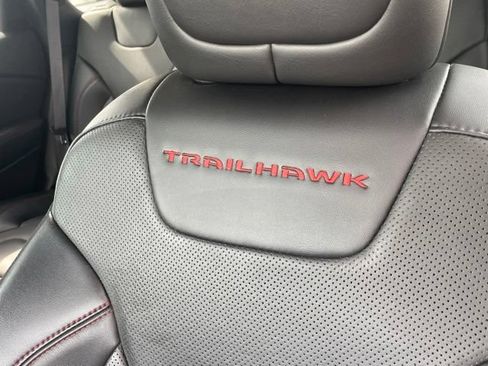 Used 2021 Jeep Cherokee Trailhawk w/ Technology Group AWD/4WD image 22