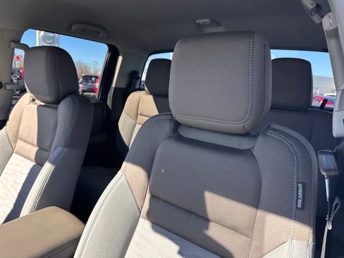 Used 2023 Nissan Frontier SV w/ SV Convenience Package image 16