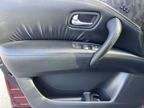 Used 2021 Nissan Armada Platinum image 9