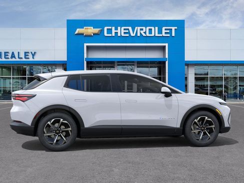 New 2026 Chevrolet Equinox EV LT image 5