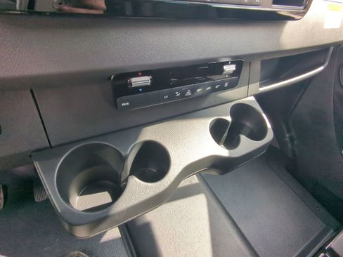 Used 2025 Mercedes-Benz Sprinter 2500 image 7