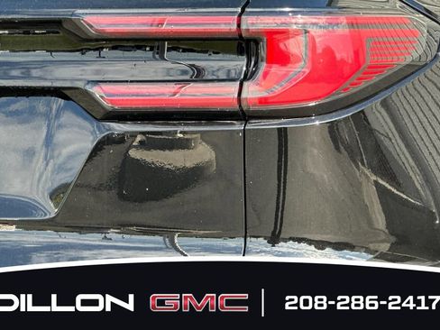 Used 2025 GMC Acadia Elevation w/ Elevation Premium Package FWD image 27