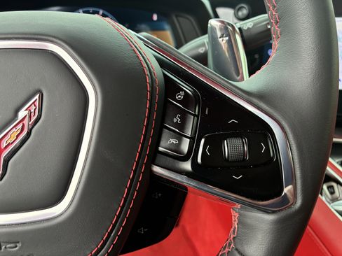 Used 2025 Chevrolet Corvette Stingray Premium Conv w/ Z51 Performance Package RWD image 25