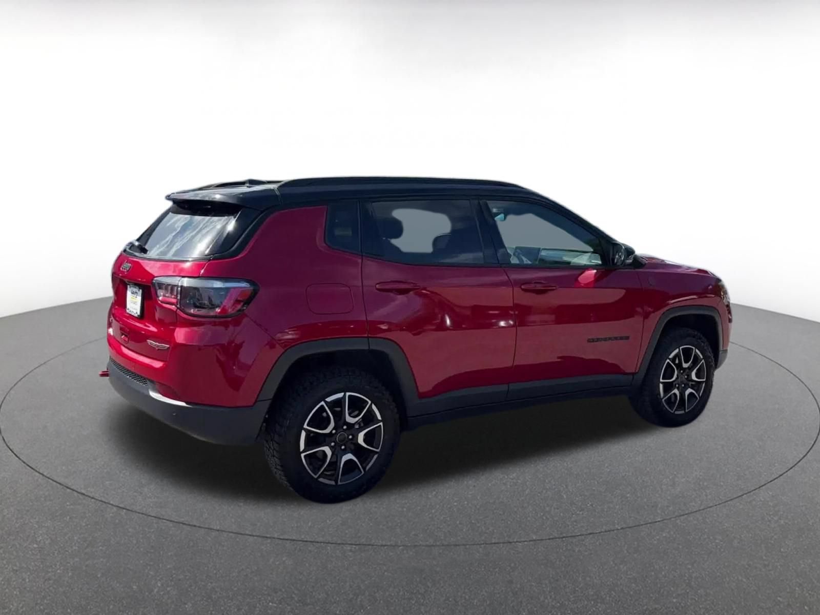 Used 2025 Jeep Compass Trailhawk AWD/4WD image 13