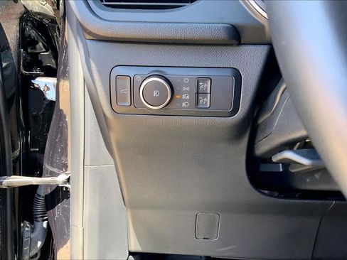 Certified 2025 Ford Escape Platinum AWD/4WD image 36