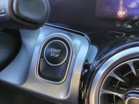 Used 2024 Mercedes-Benz EQB 250+ image 20