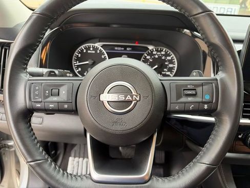 Used 2024 Nissan Pathfinder SV AWD/4WD image 14