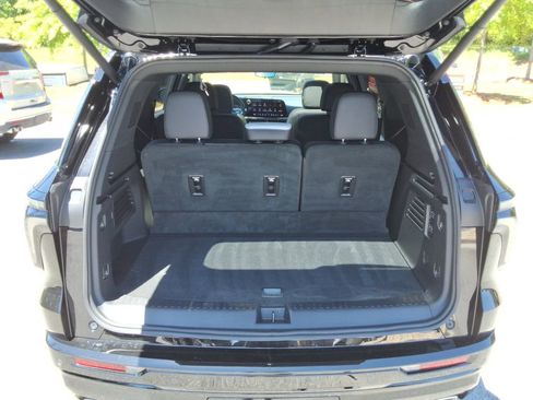 Certified 2026 Chevrolet Traverse High Country FWD image 16