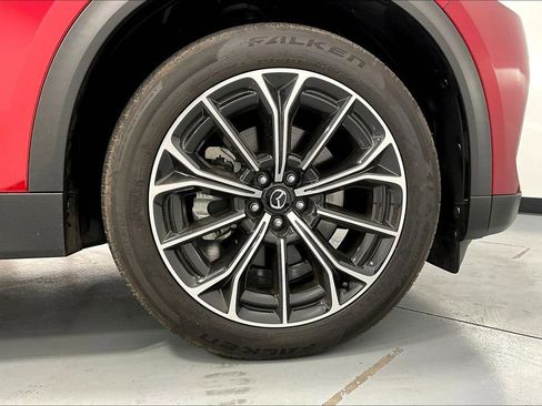 Used 2025 MAZDA CX-70 Plug-In Hybrid w/ Premium Pkg image 11