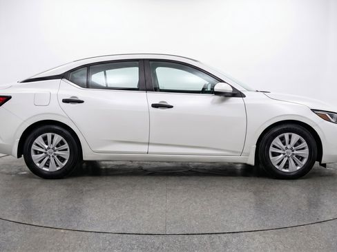 Used 2024 Nissan Sentra S image 11