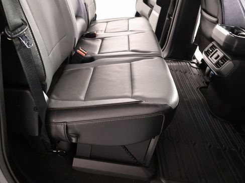 Used 2022 Ford F150 Lightning Lariat image 16