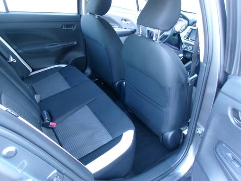 Used 2021 Nissan Versa SV image 12