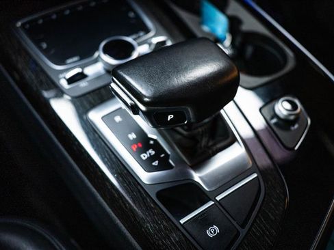 Used 2018 Audi Q7 3.0T Prestige image 22