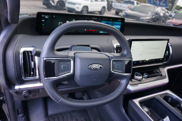 Used 2026 Ford Expedition Max Platinum w/ Stealth Appearance Package AWD/4WD image 16