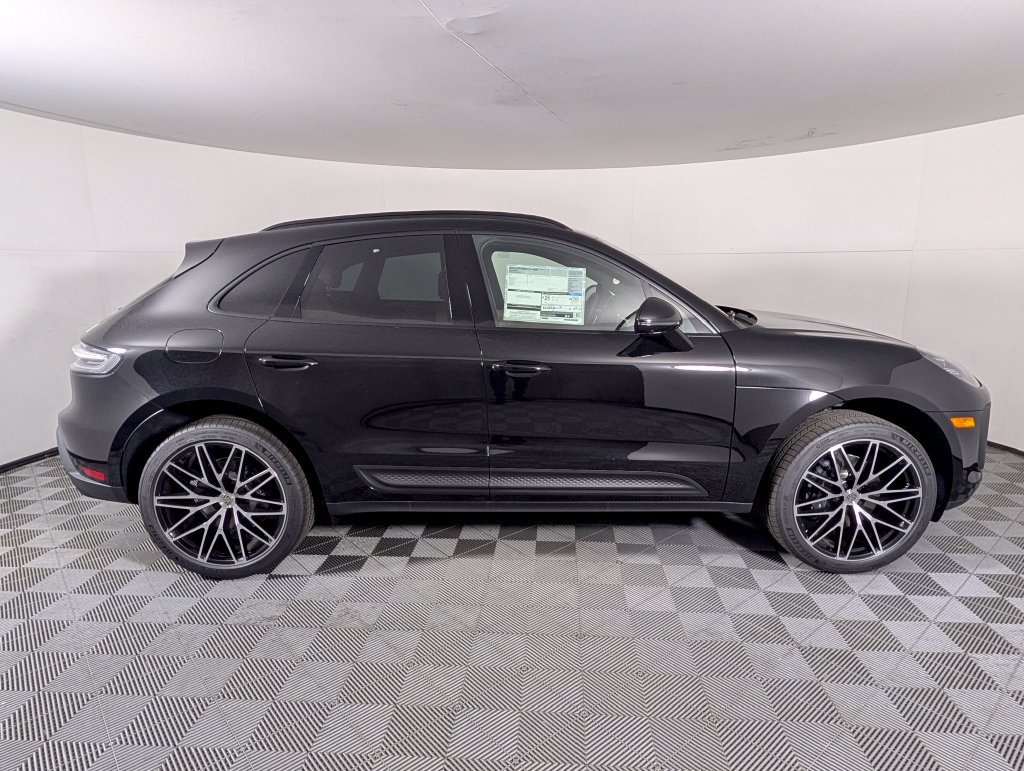 New 2026 Porsche Macan AWD/4WD image 8