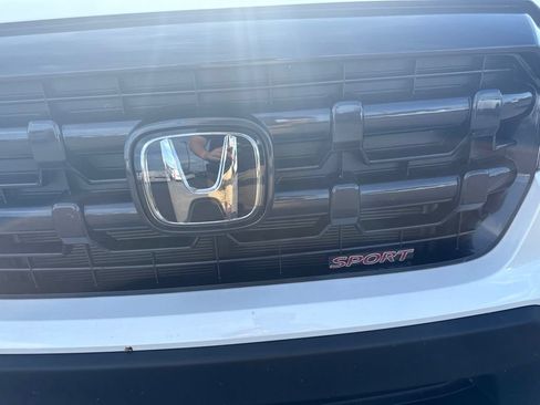 Used 2025 Honda Ridgeline Sport image 7
