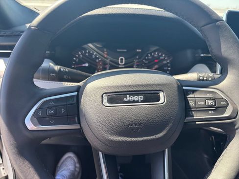 Used 2025 Jeep Compass Limited AWD/4WD image 28