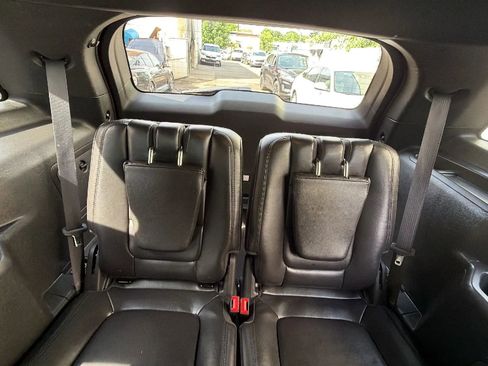 Used 2014 Ford Explorer XLT w/ Equipment Group 202A AWD/4WD image 29