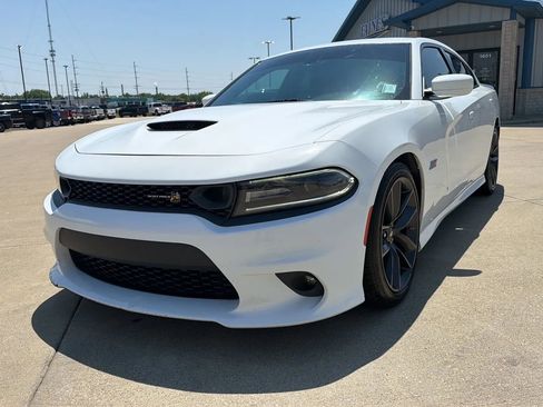 Used 2019 Dodge Charger Scat Pack RWD image 2