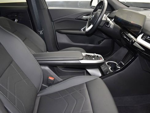Used 2025 BMW X2 xDrive28i image 24