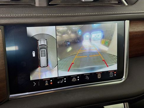 Certified 2024 GMC Yukon Denali Ultimate image 17