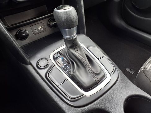 Used 2020 Hyundai Kona SE image 12