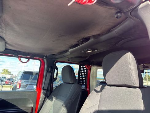 Used 2018 Jeep Wrangler Unlimited Sport S image 27