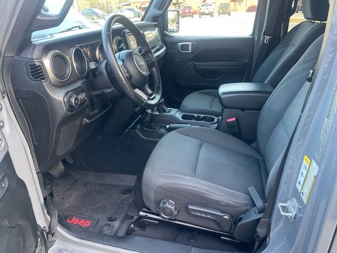 Used 2018 Jeep Wrangler Unlimited Sport S AWD/4WD image 8