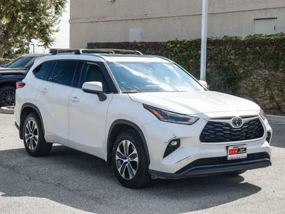 Used 2021 Toyota Highlander XLE
